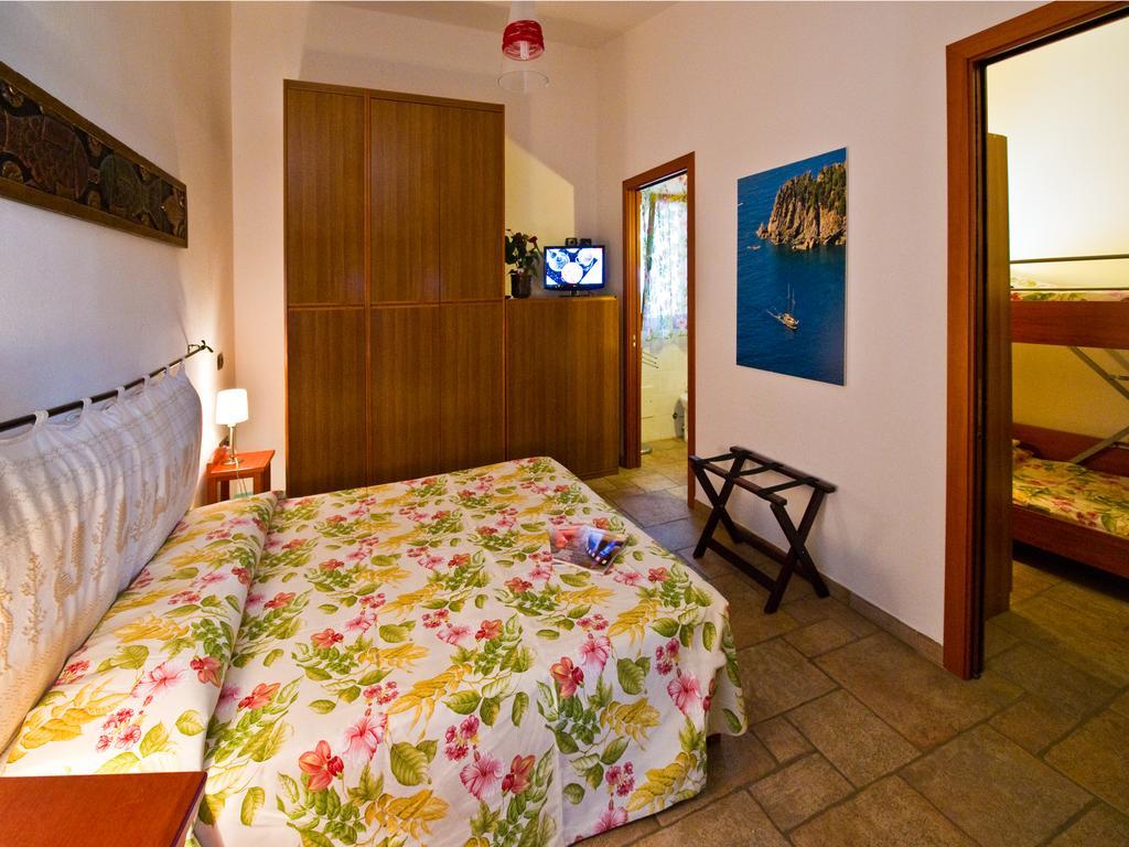 וילסימיוס Villaggio Camping Spiaggia Del Riso חדר תמונה